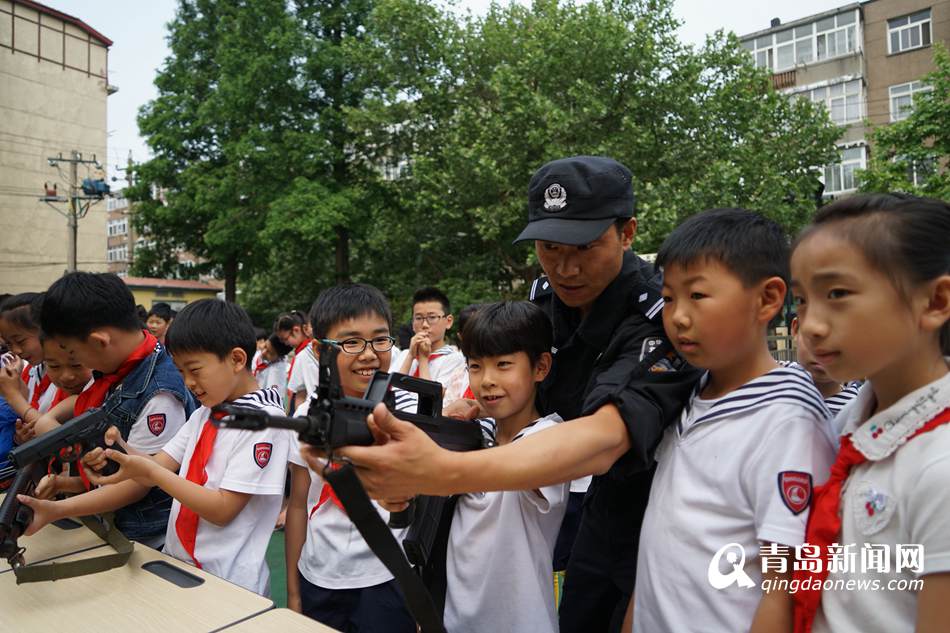 高清：青島特警走進校園 反恐演練逼真似大片(圖8)